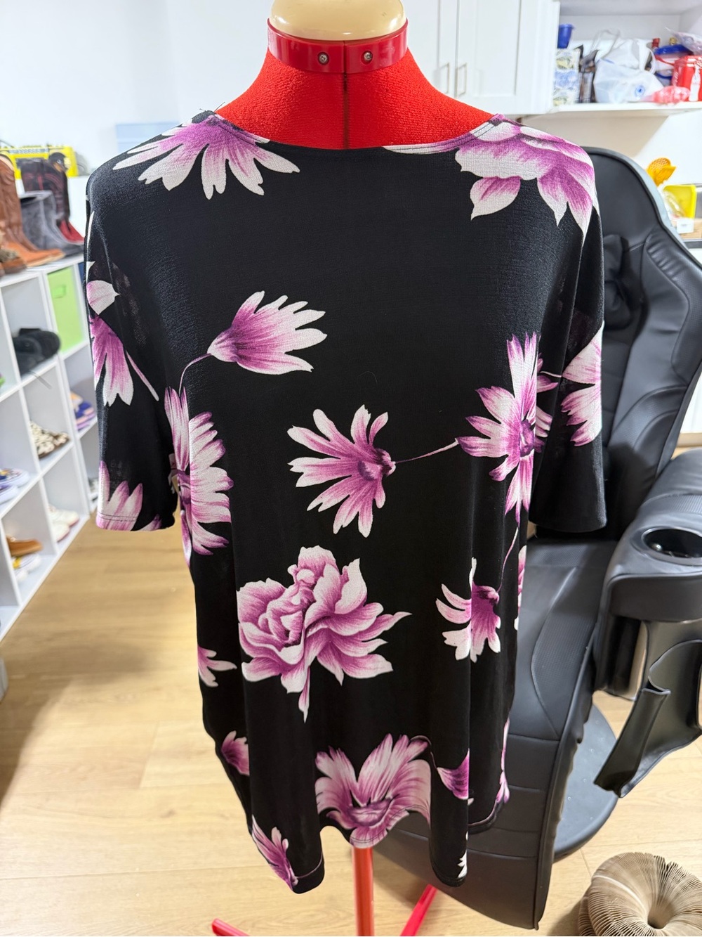 Y2K Vintage Women's Black Floral Short-Sleeve Top - Pink Bloom